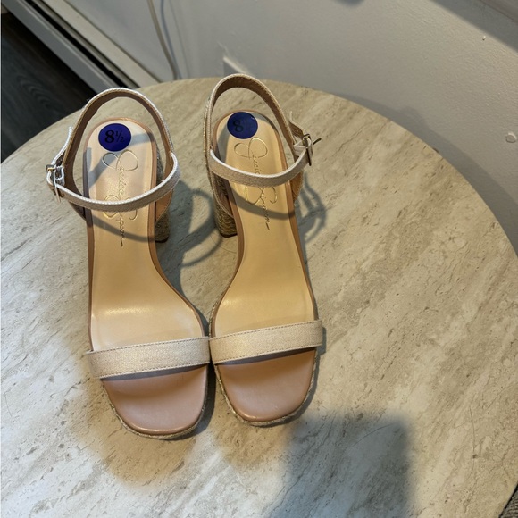 Nude heels - Picture 2 of 3